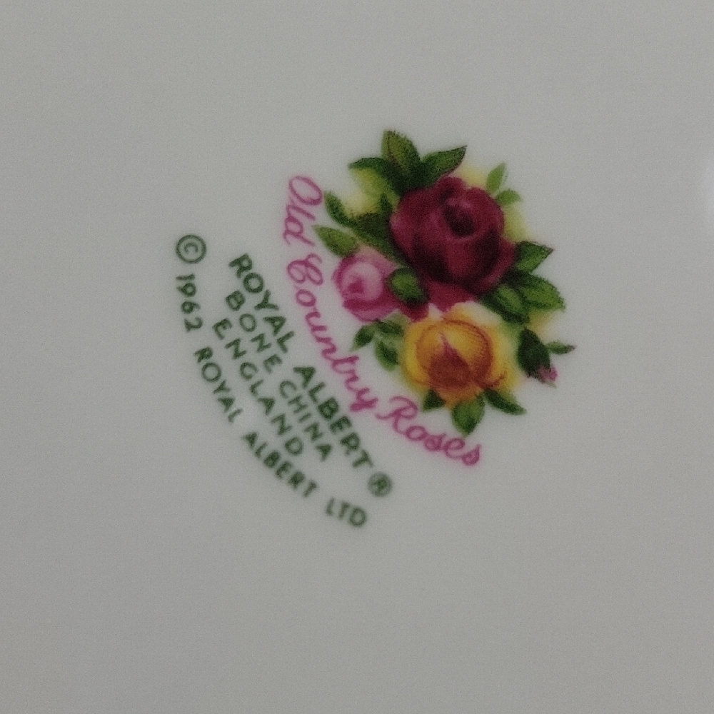 1962 Royal Albert~ Old Countrt Roses~ Cream & Sugar Set - Picture 4 of 4